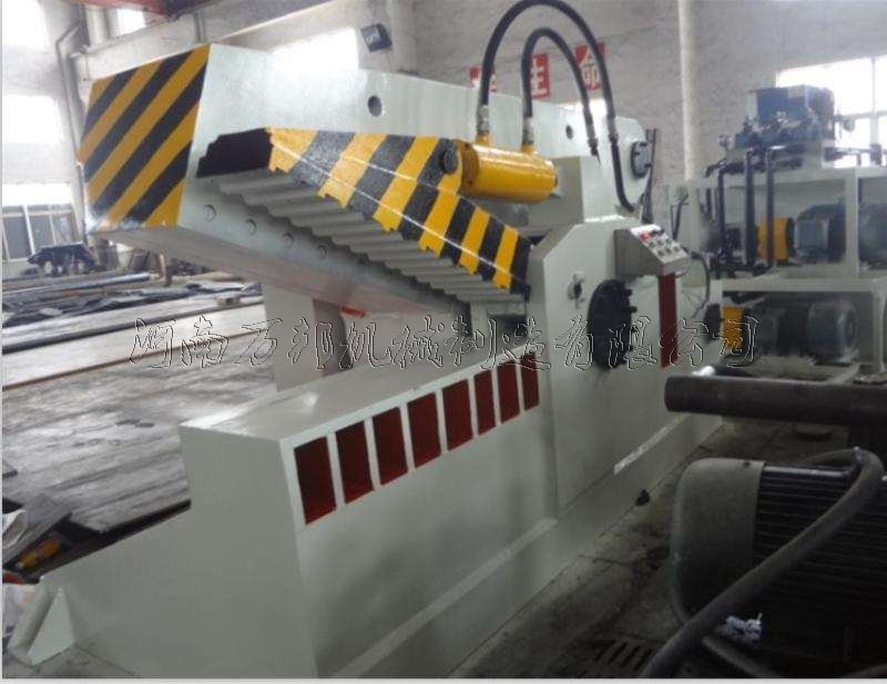 鱷魚(yú)式剪切機(jī)